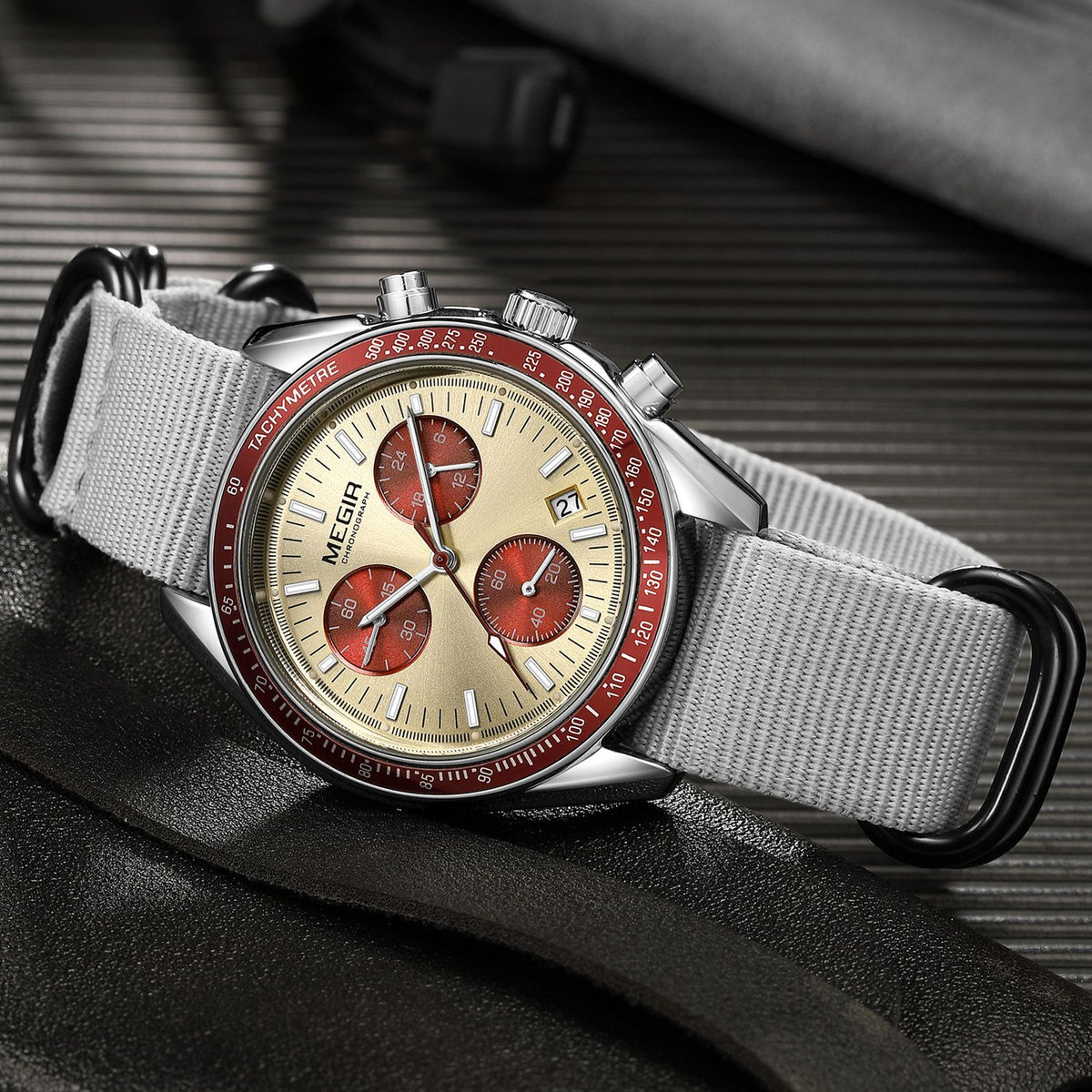 MEGIR Fashion Brand Men Wristwatches Military Sport Watches Canvas Strap Waterproof Chronograph Clock Gift for Men Montre Homme 2247