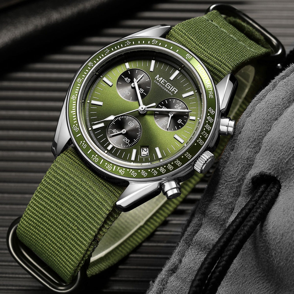 MEGIR Fashion Brand Men Wristwatches Military Sport Watches Canvas Strap Waterproof Chronograph Clock Gift for Men Montre Homme 2247